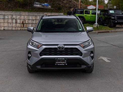 Used 2019 Toyota RAV4 XLE w/ Convenience Package AWD/4WD image 2