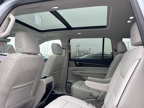 New 2026 Buick Enclave Avenir w/ Super Cruise Package AWD/4WD image 19