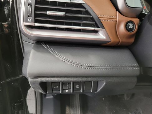 Used 2021 Subaru Outback Touring w/ Popular Package #2 image 17