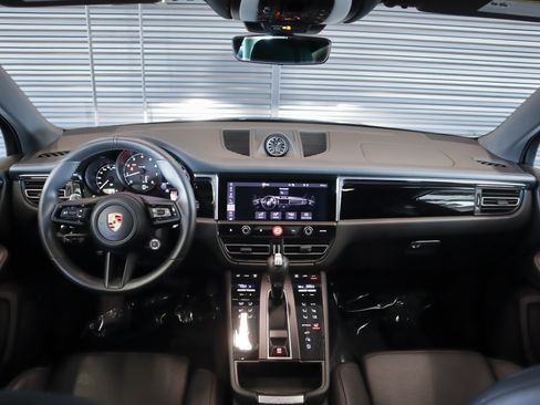 Certified 2026 Porsche Macan AWD/4WD image 14
