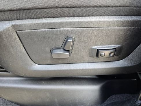 Used 2025 RAM 2500 Big Horn AWD/4WD image 22