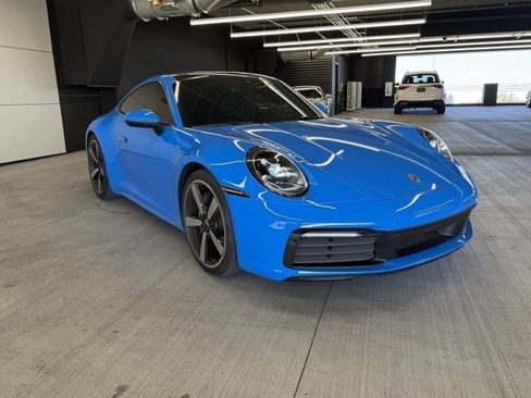 Used 2024 Porsche 911 Carrera image 6