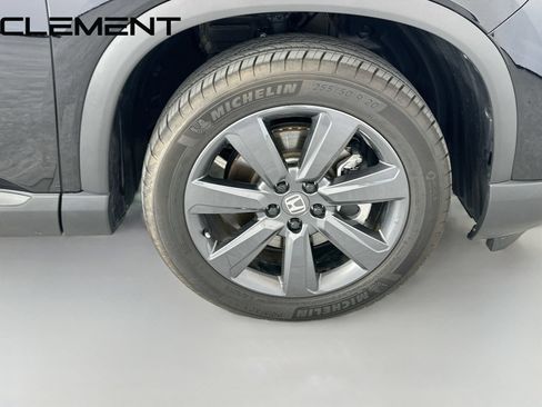 Used 2025 Honda Pilot Sport image 37