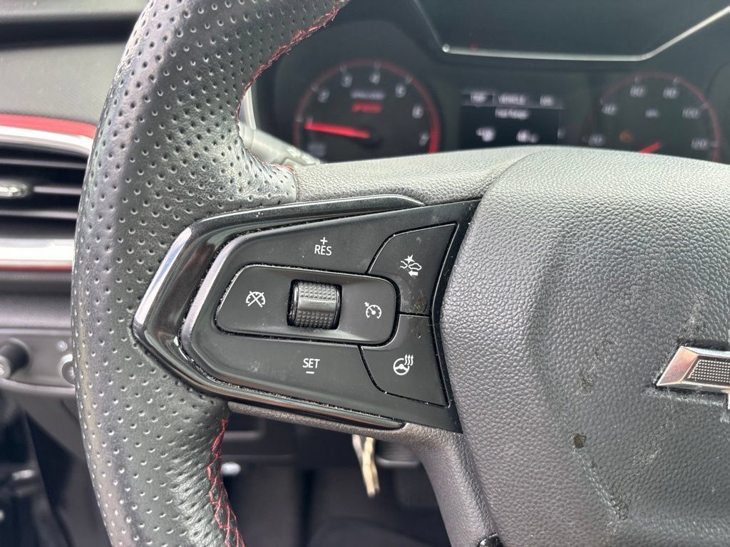 Used 2023 Chevrolet TrailBlazer RS FWD image 16