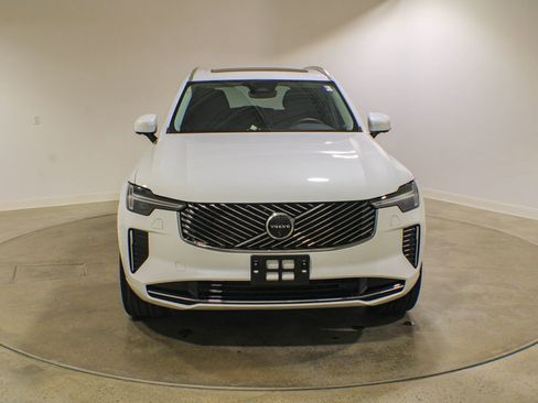 Used 2025 Volvo XC90 B6 Plus AWD/4WD image 9