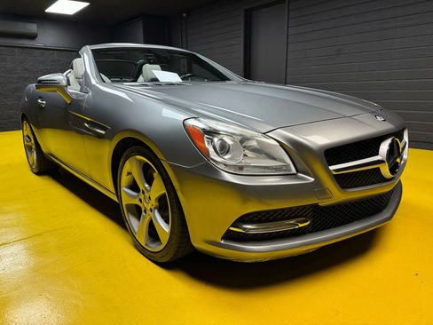Used 2012 Mercedes-Benz SLK 350 image 3