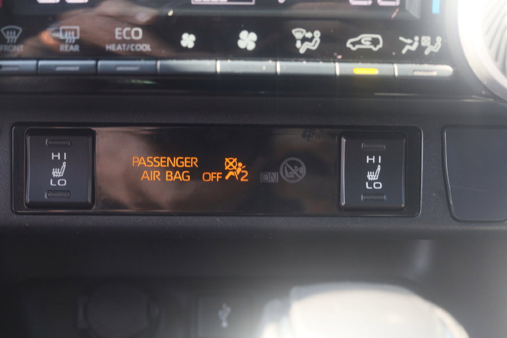 Certified 2022 Toyota RAV4 SE w/ Convenience Package AWD/4WD image 16