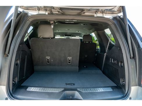 Used 2023 Chevrolet Tahoe High Country AWD/4WD image 17