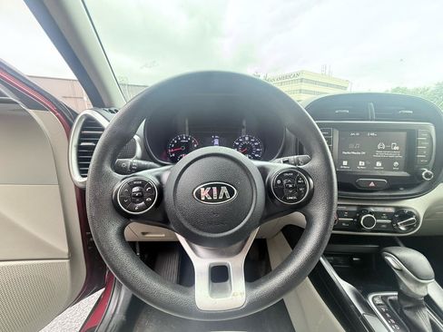 Used 2020 Kia Soul LX FWD image 14
