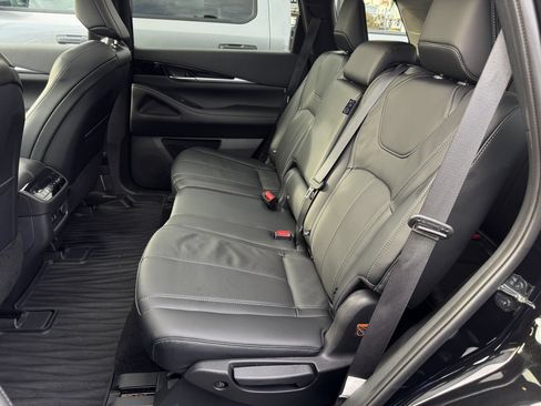 Used 2023 INFINITI QX60 Pure AWD/4WD image 13