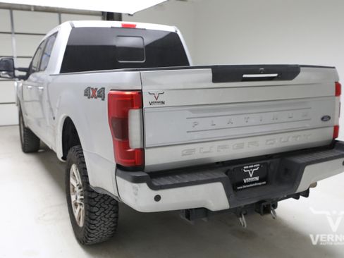 Used 2018 Ford F250 Platinum image 2
