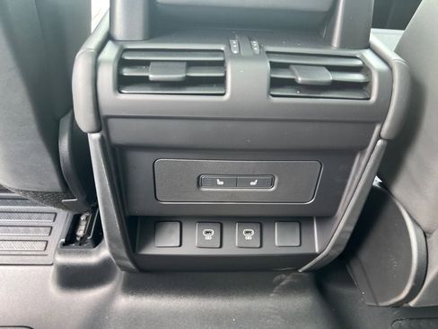 New 2025 Land Rover Defender 110 X-Dynamic SE image 23