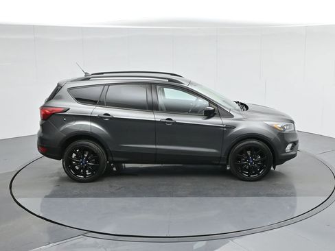 Used 2019 Ford Escape SE image 40