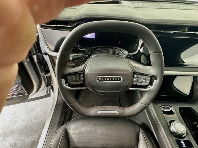 Used 2024 Jeep Wagoneer Launch Edition AWD/4WD image 15