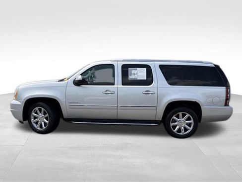 Used 2014 GMC Yukon XL Denali AWD/4WD image 2