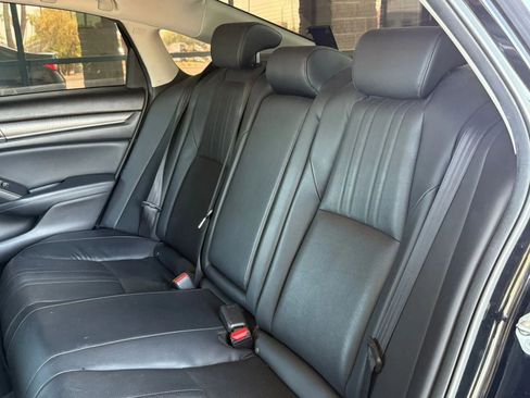 Used 2018 Honda Accord Touring image 37