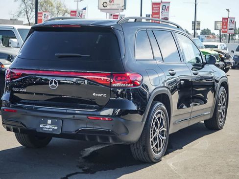 Used 2022 Mercedes-Benz EQB 300 EQB 300 image 4