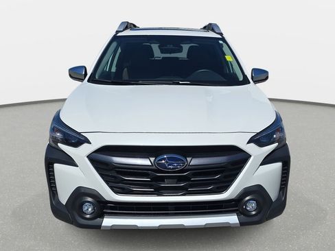 Used 2025 Subaru Outback Touring AWD/4WD image 2