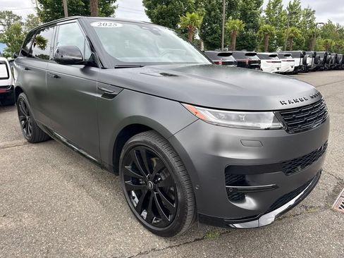 Used 2025 Land Rover Range Rover Sport Dynamic SE AWD/4WD image 9