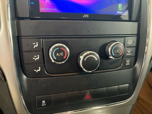 Used 2011 Jeep Grand Cherokee Laredo AWD/4WD image 15