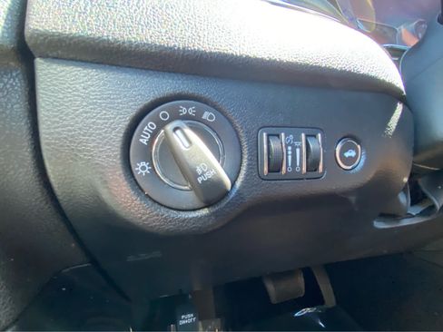 Used 2023 Chrysler 300 S RWD image 26