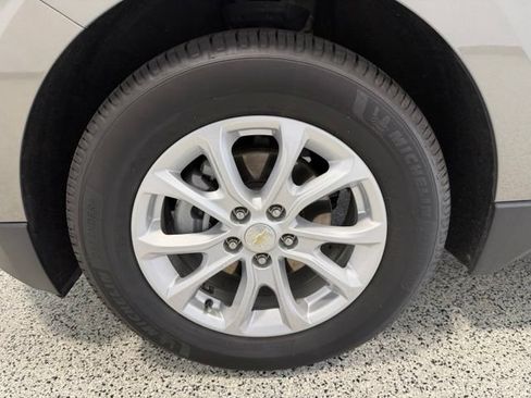 Used 2018 Chevrolet Equinox LT FWD image 33