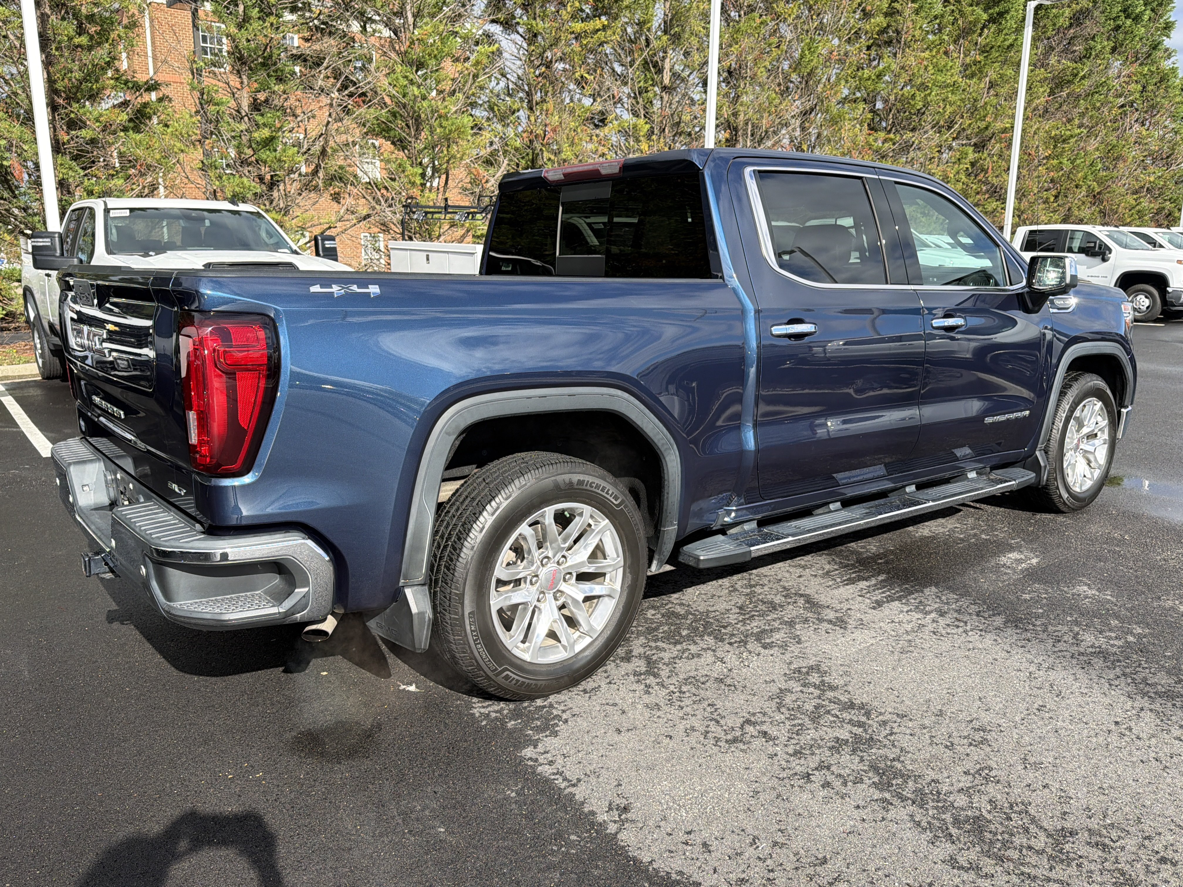 Used 2020 GMC Sierra 1500 SLT w/ SLT Premium Plus Package AWD/4WD image 11