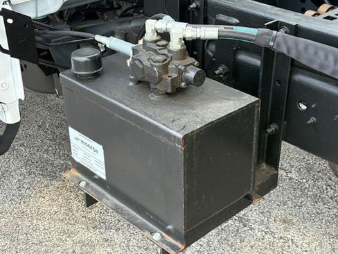 New 2025 Ford F550 4x4 Regular Cab Super Duty image 31