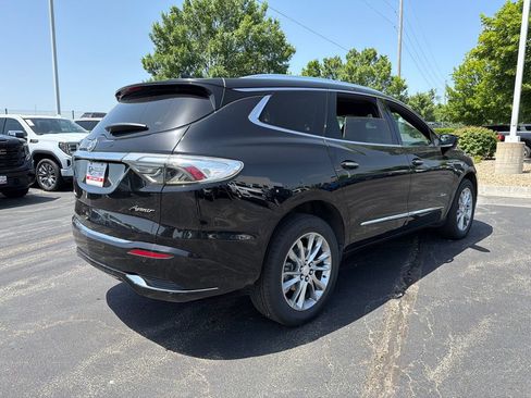 Used 2022 Buick Enclave Avenir w/ Avenir Technology Package AWD/4WD image 5