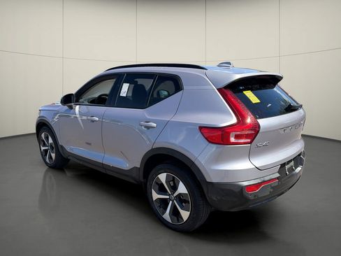 Used 2026 Volvo XC40 B5 Plus AWD/4WD image 5