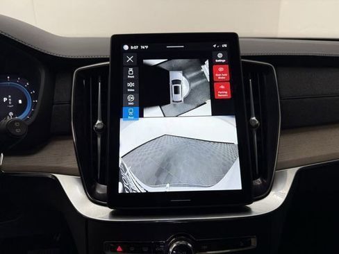 Certified 2025 Volvo XC90 B6 Plus image 19
