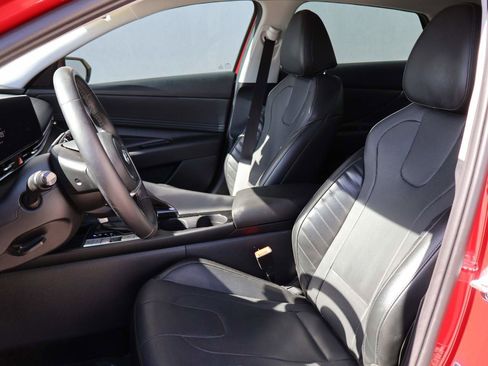 Used 2023 Hyundai Elantra Limited FWD image 10