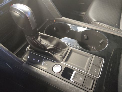 Used 2022 Volkswagen Atlas Cross Sport SE w/ Panoramic Sunroof Package image 26