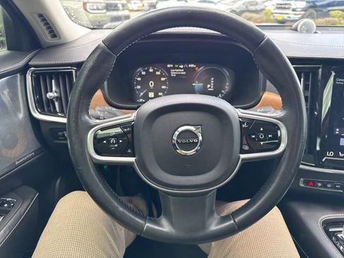 Used 2018 Volvo S90 T8 Inscription w/ Convenience Package AWD/4WD image 17