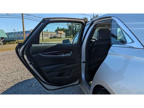 Used 2017 Cadillac XTS Luxury image 10