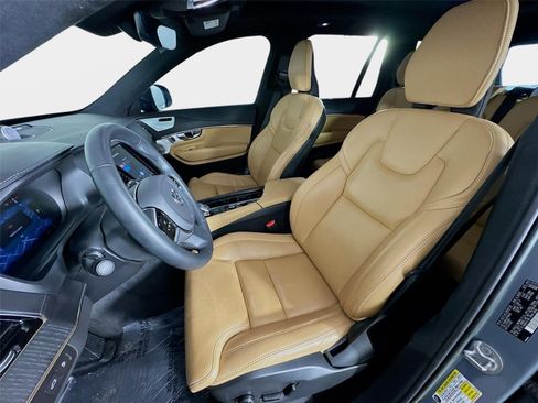 Used 2023 Volvo XC90 T8 Ultimate w/ Lounge Package AWD/4WD image 12