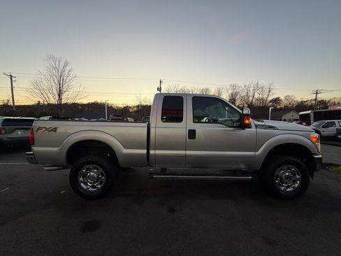 Used 2016 Ford F250 XLT w/ XLT Premium Package image 6