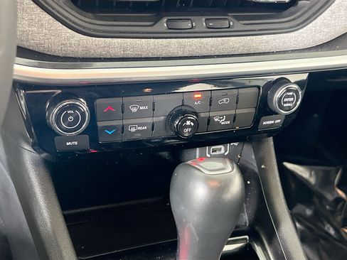 Used 2022 Jeep Compass Latitude AWD/4WD image 15