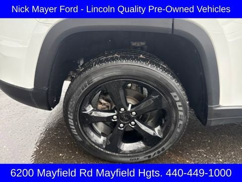 Used 2023 Jeep Grand Cherokee Altitude image 28