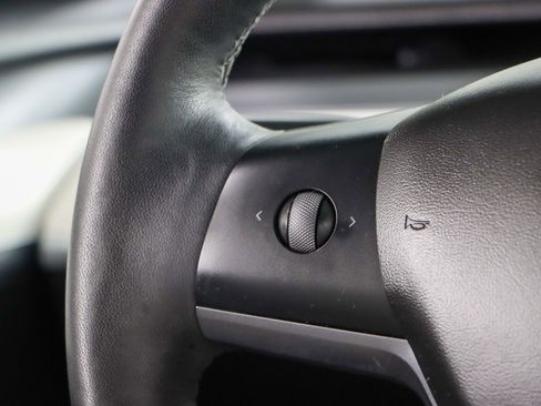 Used 2021 Tesla Model 3 Standard Range Plus image 13