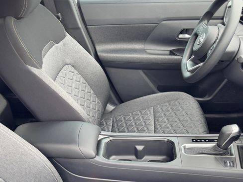 New 2026 Nissan Kicks SV image 12