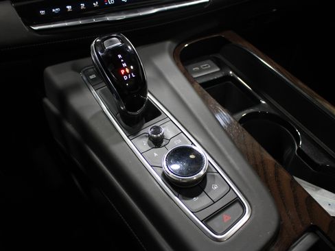 Used 2022 Cadillac Escalade Premium Luxury Platinum image 19