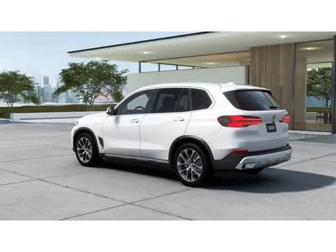 Used 2026 BMW X5 xDrive50e w/ Premium Package AWD/4WD image 2