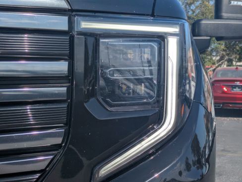 Used 2024 GMC Sierra 1500 AT4 w/ Technology Package image 30