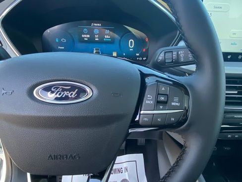 New 2025 Ford Escape SE w/ PHEV Premium Package image 18
