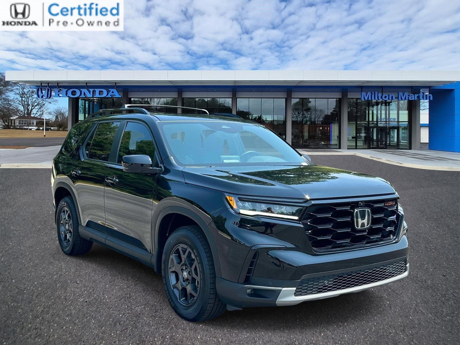 Certified 2025 Honda Pilot TrailSport image 1