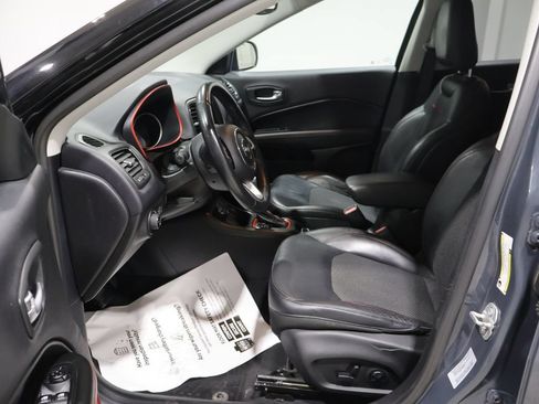 Used 2017 Jeep Compass Trailhawk w/ Cold Weather Group AWD/4WD image 11