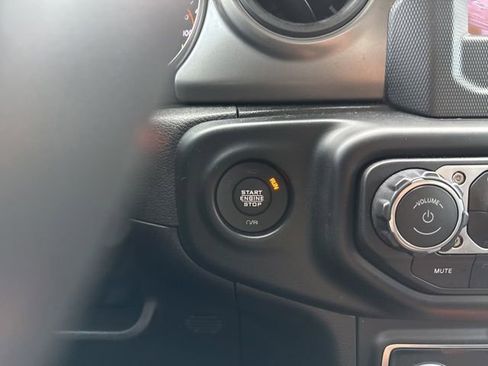 Used 2022 Jeep Wrangler Willys image 29