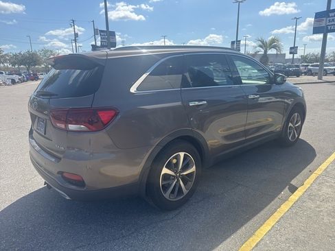 Used 2019 Kia Sorento EX image 3