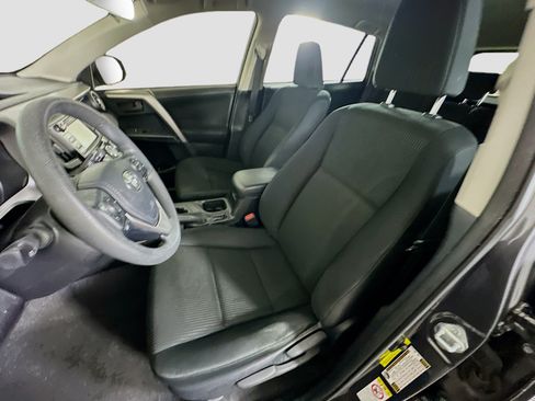 Used 2017 Toyota RAV4 LE FWD image 13